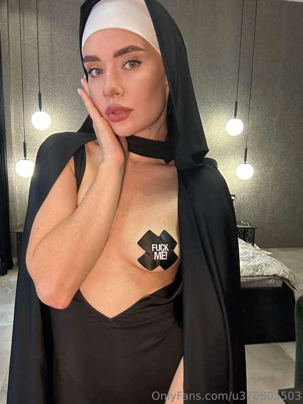 holyjessi main image