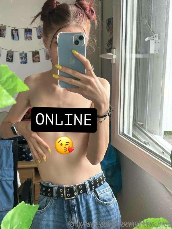 Just a chill babe with DMs open🥰Don't miss on super hot and ..