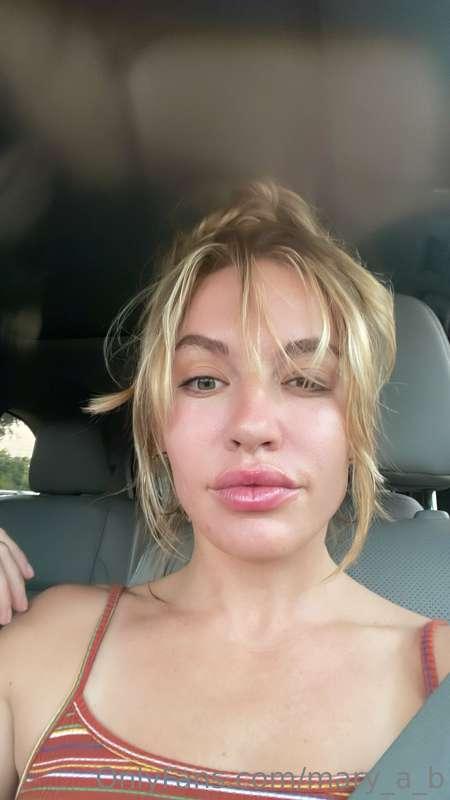 What do yal think of my bangs ? 🥰
