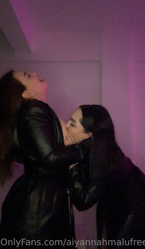 1. Kissing, rubbing tits, licking tits. Kunissuulluta, amaam..