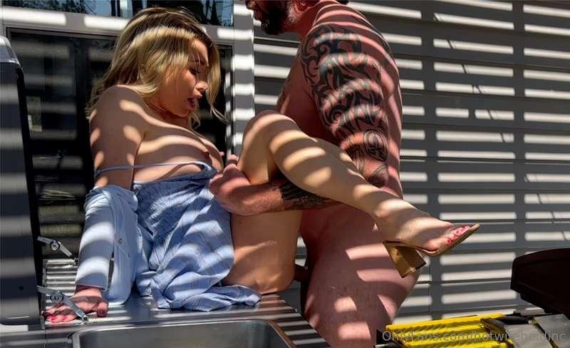 My new outdoor sex-tape drops TONIGHT!