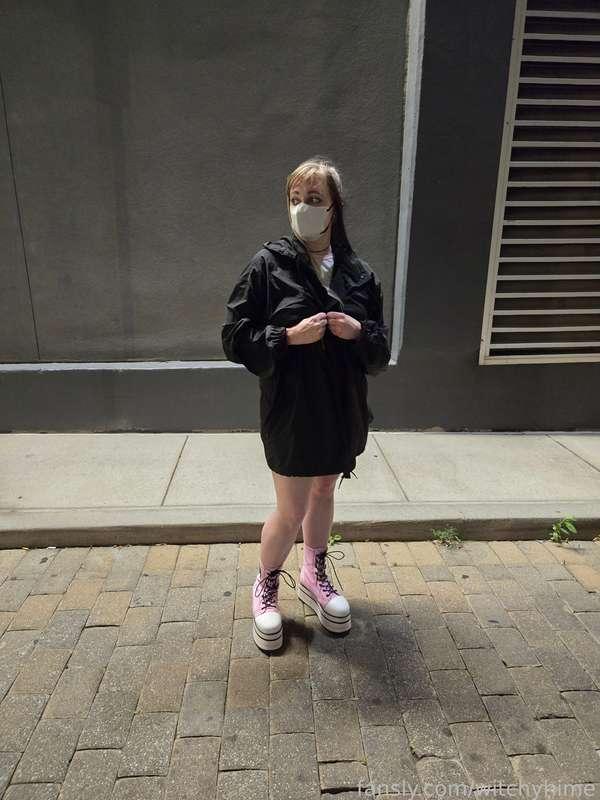 I found a fun little alleyway... 😏😘

#fyp #flashing #public #outside #sneaky #risky #exhibitionism #bigtits #slut