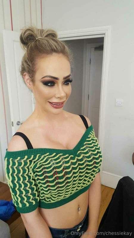 Glam make up ready