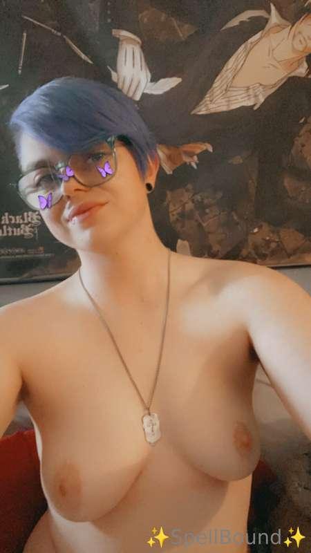 Spent the entire day cleaning and decorating my room. No mor..