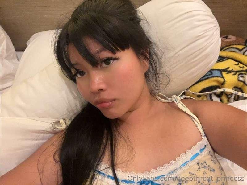 I'm so bored, who's online? 🥺