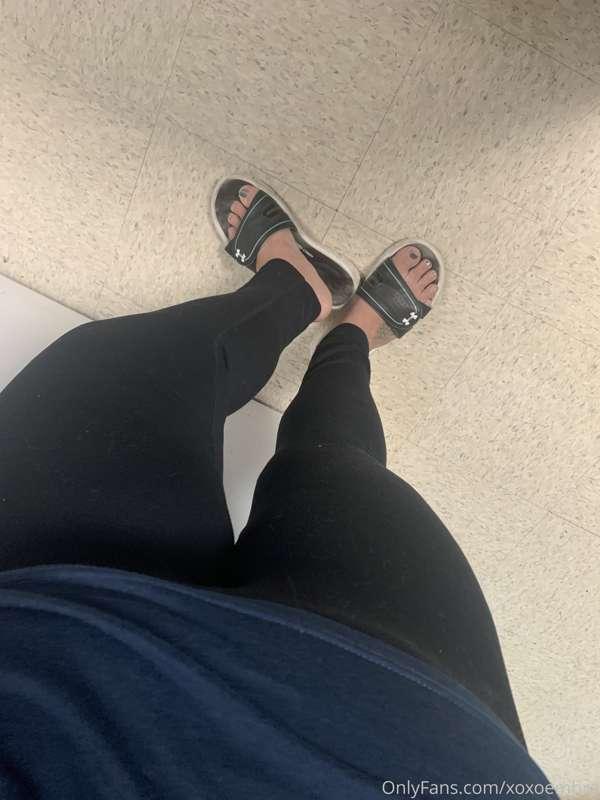 Cum on tell me what you want. 
Do you want to watch me slowl..