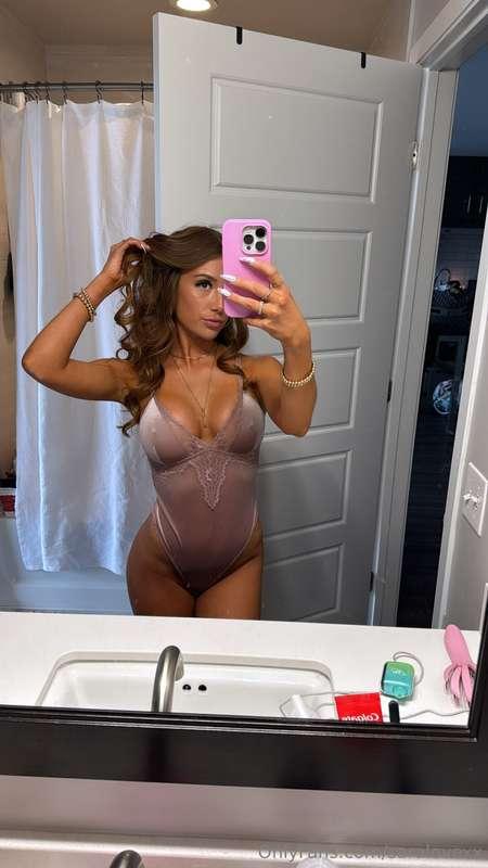 Would you dare to get closer? 😏