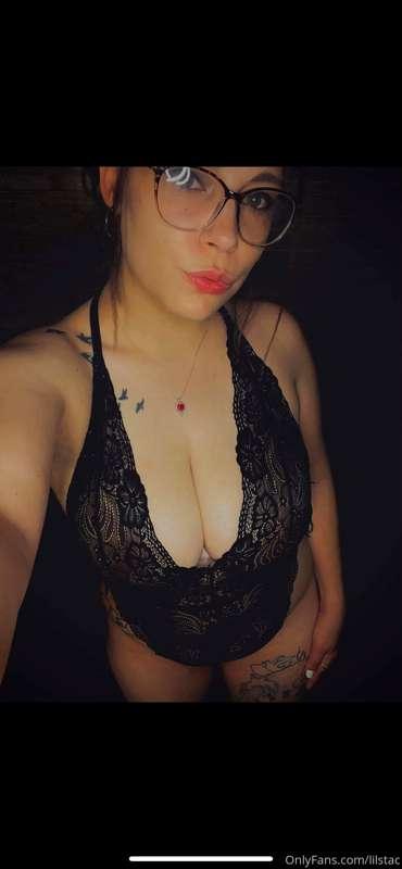 toned thick girl with a big juicy 🍑
I like lingerie, toys, p..