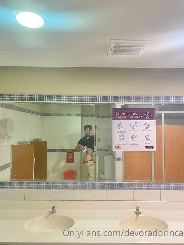 Baños del súper //Super bathrooms 😈 @devoradorinca