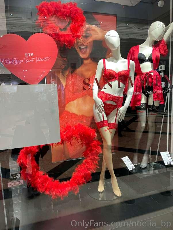❤️what color of lingerie should I wear for Valentine's Day? ..
