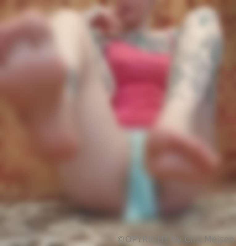 Raw and unedited natural set! Very feet focused set, I hope ..