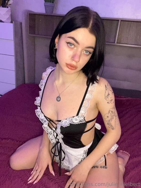 My new bestie @annyols_hidden  just created her onlyfans pag..