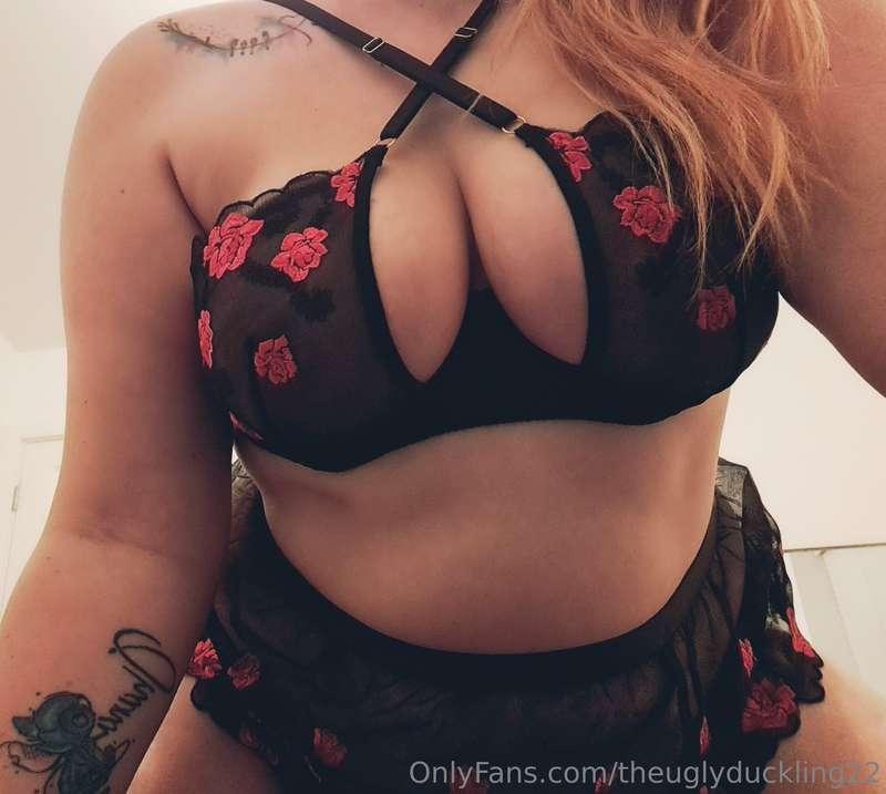 Good morning sweeties 😘 🌹  Show me some love today to cheer ..