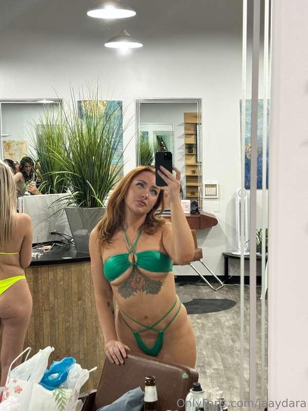 Bikini contest💚☘️ do I have your vote?😉