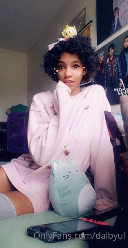 I just love this sweater and i have way too many plushies 💕
..
