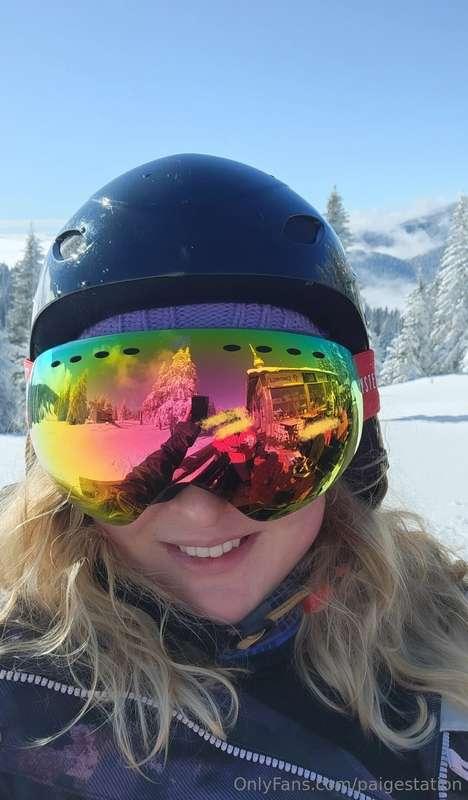 HELLO EVERYONE!! :) I am back!! I went skiiiiiiiiiiiiiiiing ..