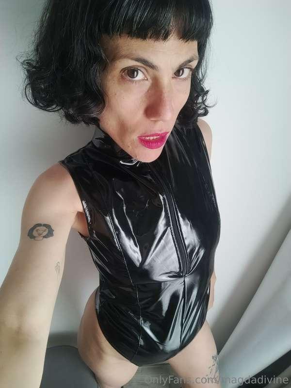 I am the one who gives the orders in case u didnt realize. a..