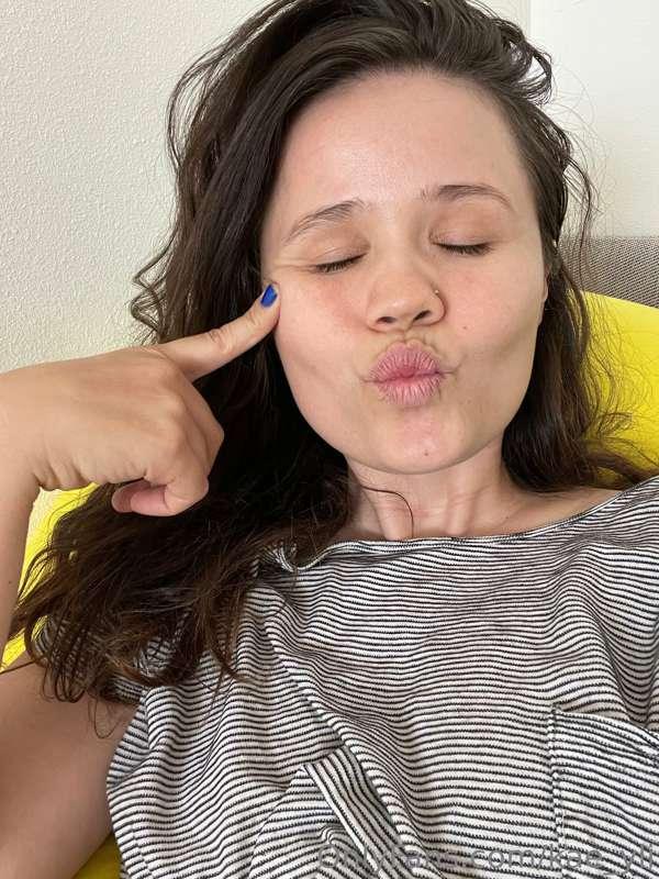 sending everyone some love today ✨
