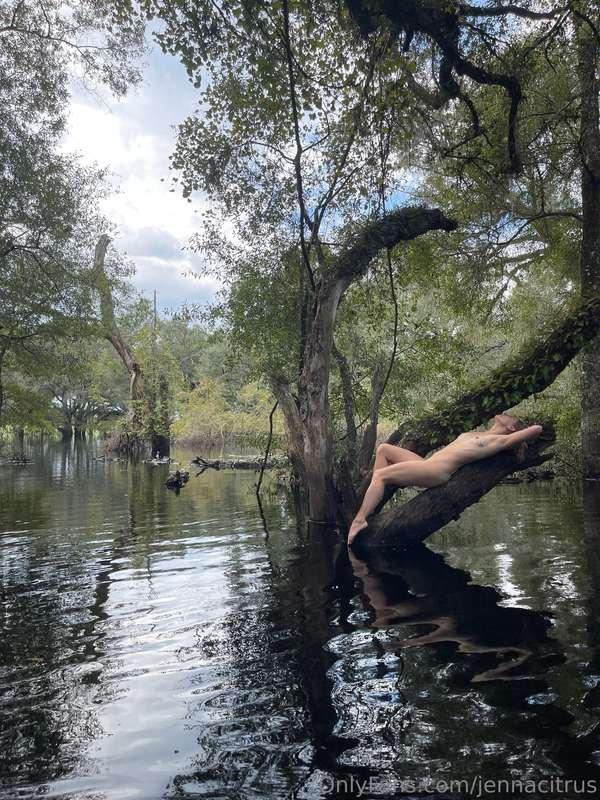 When you travel to your photoshoot location with a fellow na..