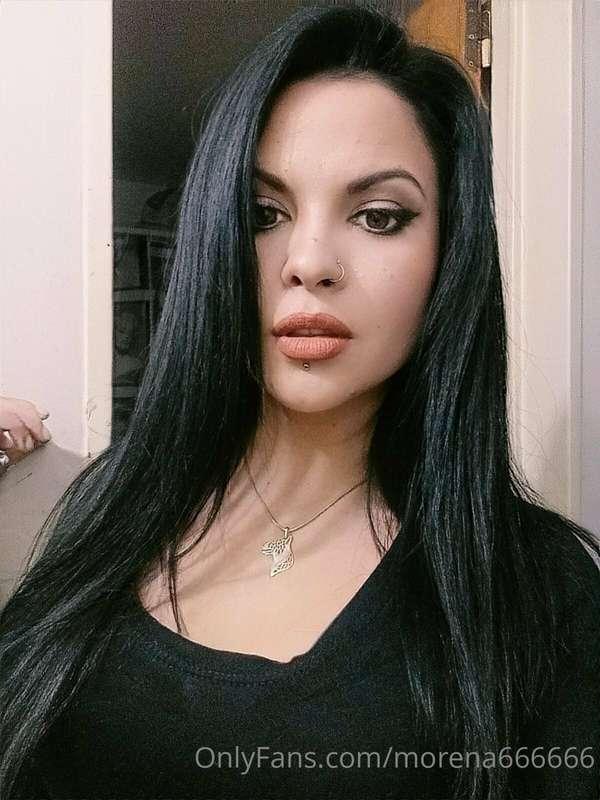 waiting for you to look me in the eye 😋