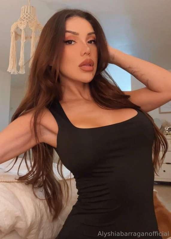 Photos or Videos ? 🖤😘