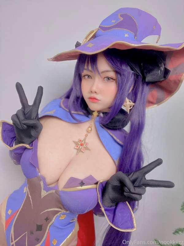 Astrologist Mona Megistus 💦