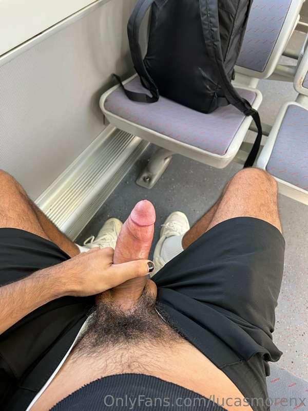 Suck me in the train 🔥