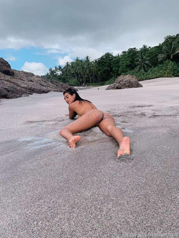 Cross legs 🧡🍑💥