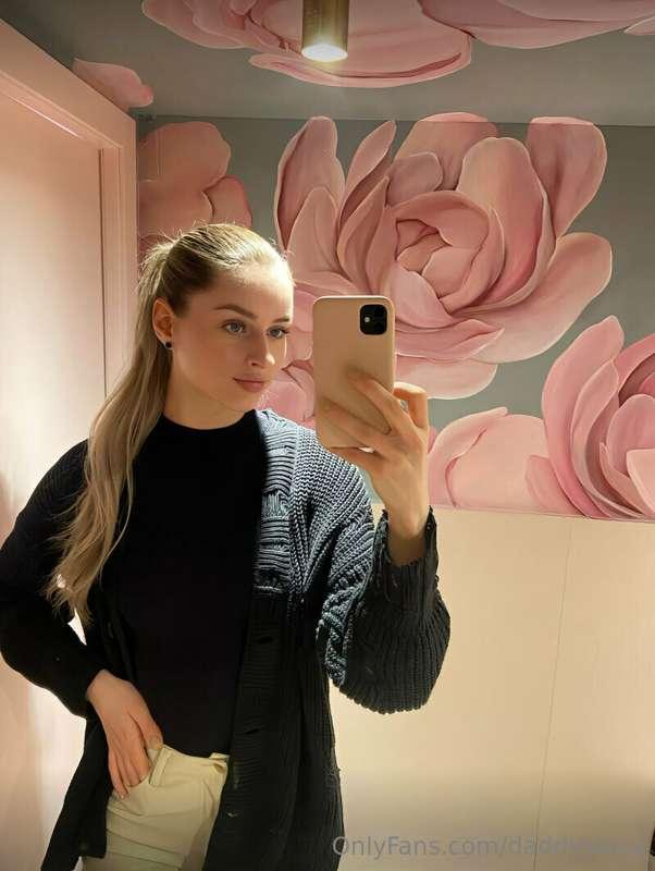 𝗙𝗥𝗘𝗘 𝗢𝗡𝗟𝗬 𝗡𝗢𝗪 😈 @sweetangeeel 😈 Do you want me to fulfil all..