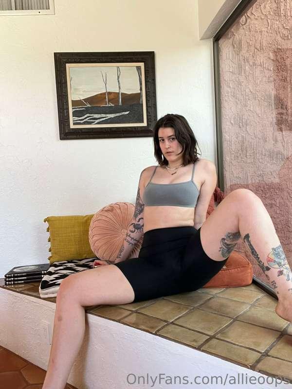My tiktok was deleted today for being too hot, tall and funn..