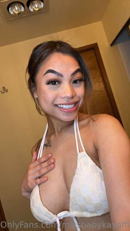 A few bikini selfies of me 🫦