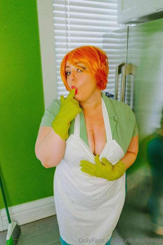 Who remembers my iconic Dexter's Mom cosplay from Halloween?..