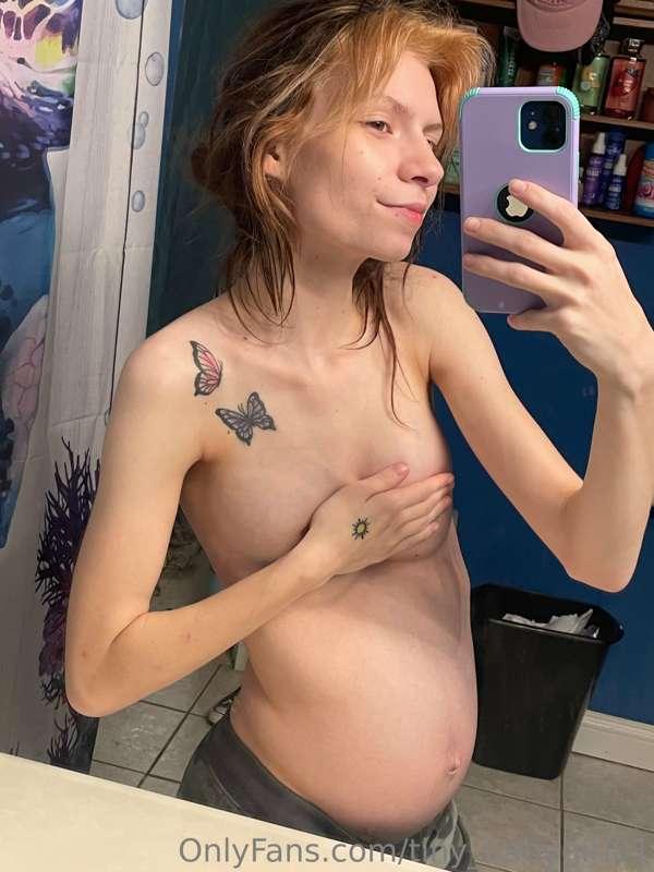 Getting bigger😘 who likes pregnancy content?