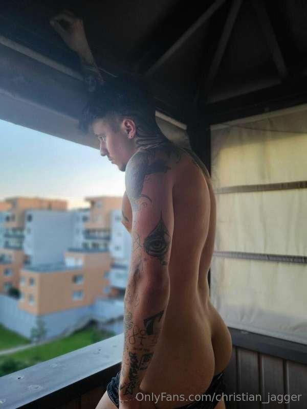 Touch my ass 🍑