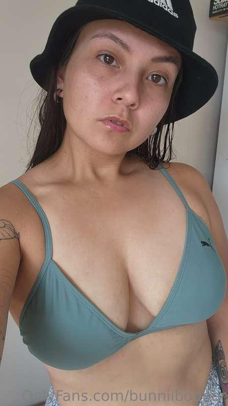 Going to go get wet💦