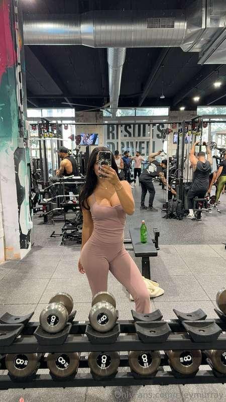 i need a good spotter 😏