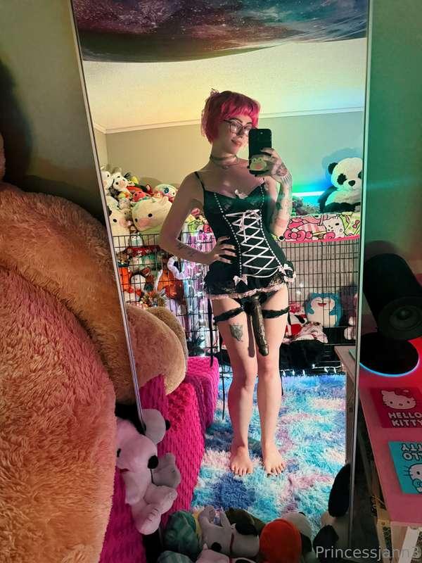 does your gf send you pics like these or do i need to? 