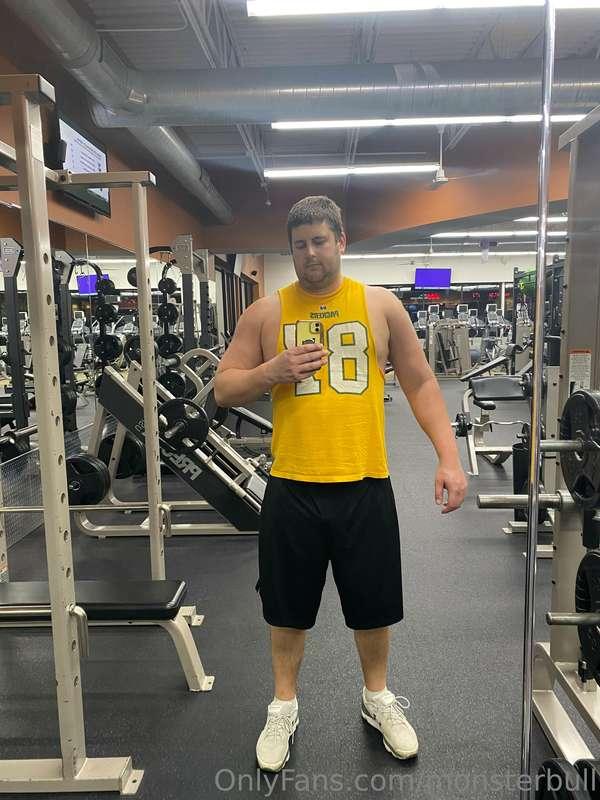 I wanna make this shirt skin tight. Then keep bulking 🤤😏 My ..