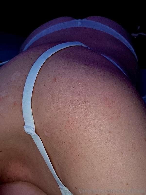 All whit… ready to get some white cream 😈