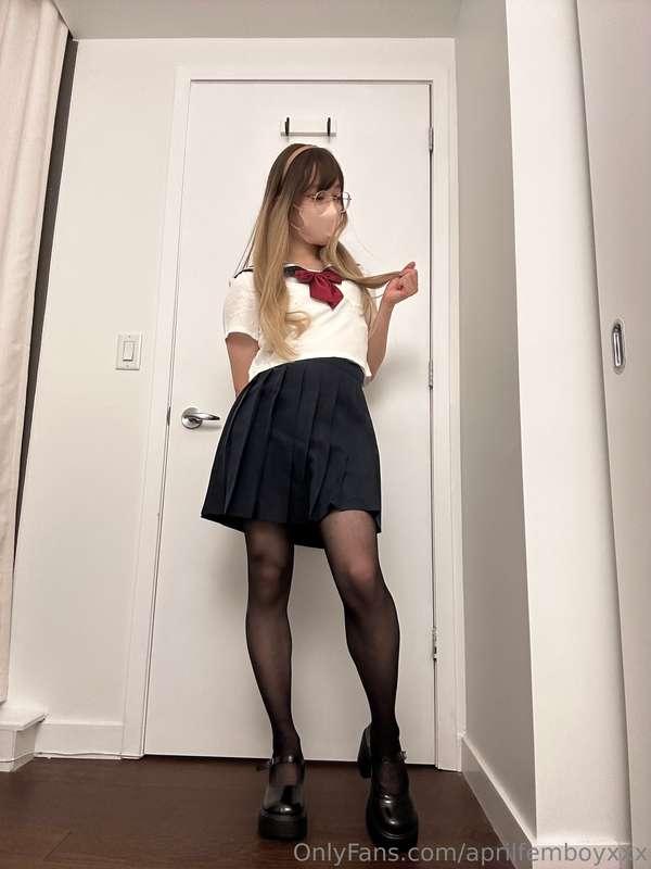 school uniform photo set!! would u ever guess that a girl as..