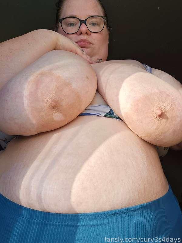 #bbw #ssbbw #bigtits

Fuck me in front of the window