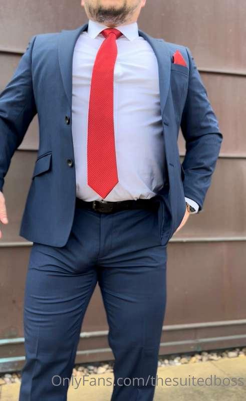 In between work meetings, thought I’d let you know how horny..