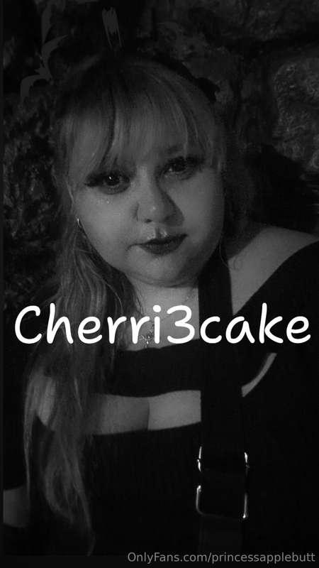 I love how I look in a black and white photo 🩷