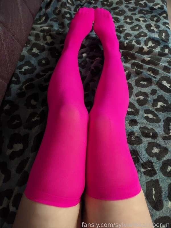 #feet #stockings #hosiery #pink #sfw