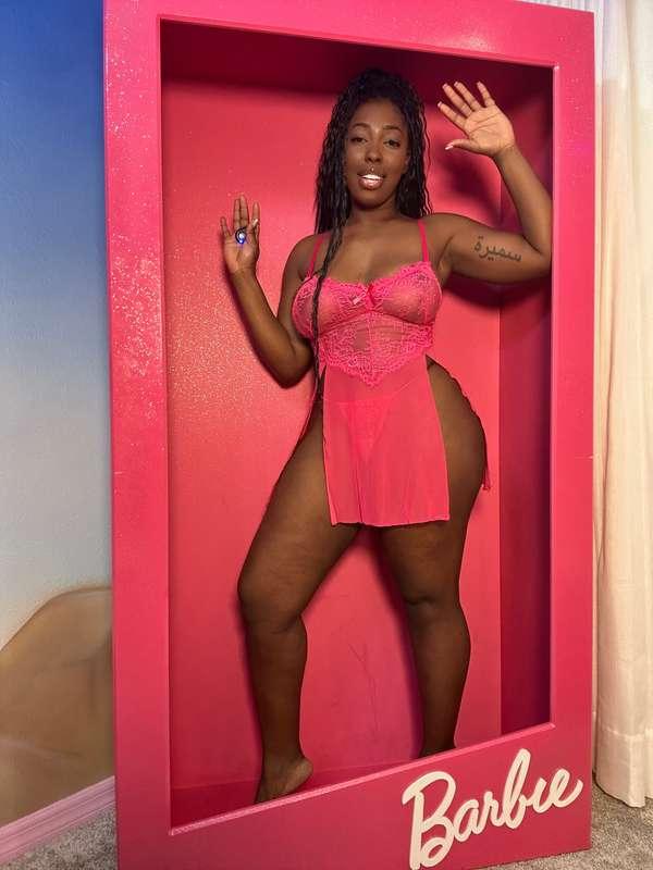 This Barbie needs your hands all over her 💦