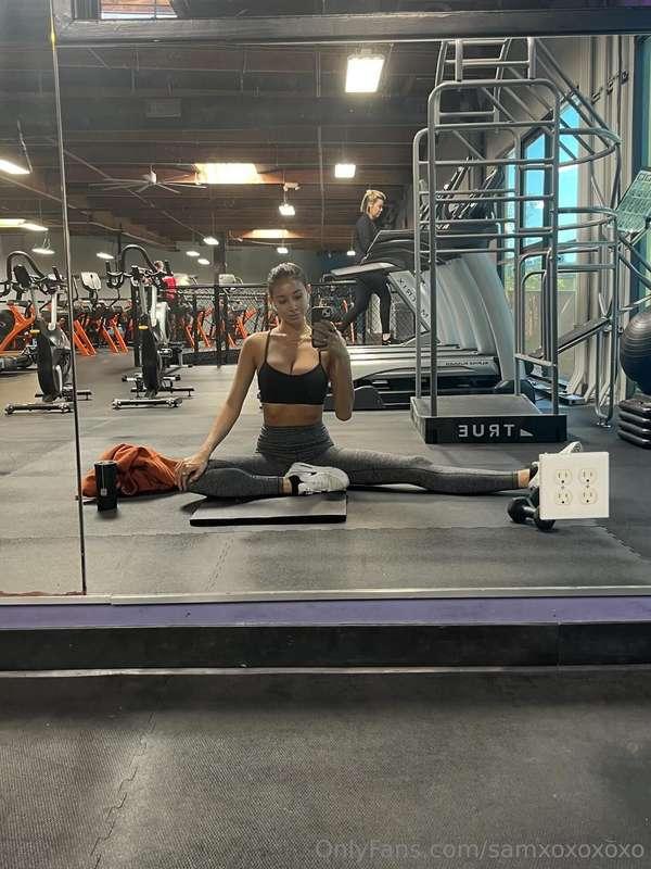 unpopular opinion: gym on a friday night