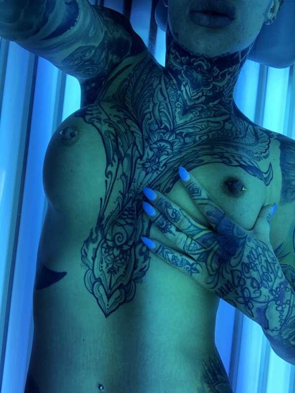 Sun bed fun ☀️