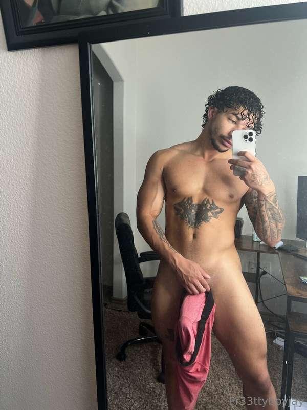 **HAPPY FRIDAY** 😈🔥 Grabbing 60% OFF in your DMs to a lucky ..