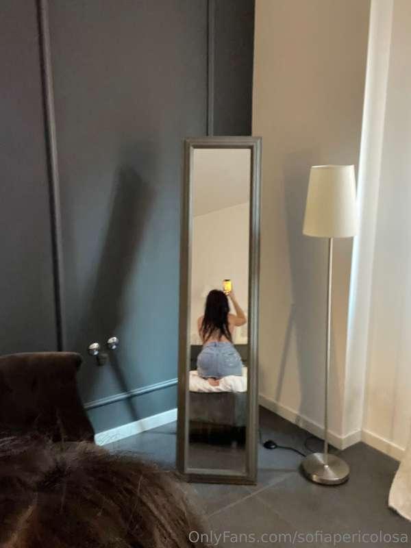 😚😚 Appena rientrata, chi vuole rilassarsi? Sono tutta per te