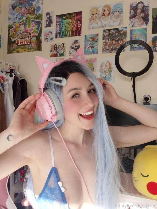 Cum to my main if you wanna see some BOOBIES ✨
SWIPE FOR TON..